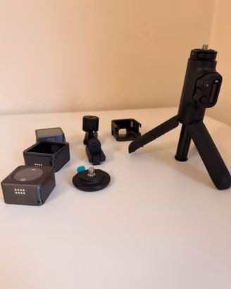 DJI Action 2 Dual Screen Combo con accessori