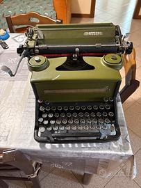 Macchina da scrivere antica olivetti