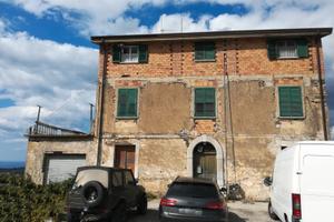 Casale indipendente con terreno