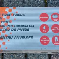 Colonna di stoccaggio per pneumatici