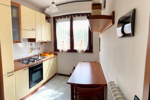 Zona tranquilla,2 camere,2 bagni, clima,posto auto