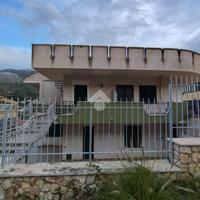 3 LOCALI A TORRETTA