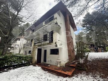 Villa a schiera Taverna [Cod. rif 3299015VRG]