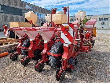 Seminatrice trainata kverneland 8 file 70