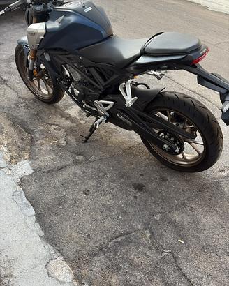 Honda CB125R