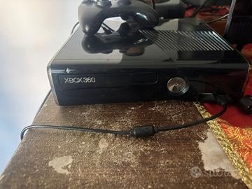 Xbox360  con 6 giochi e due joistick