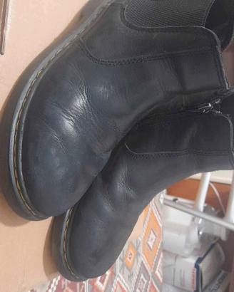 Dr Martens taglia 35