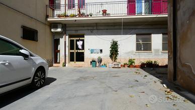 5 LOCALI A ROCCA IMPERIALE