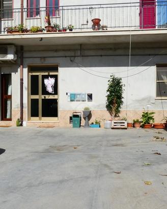 5 LOCALI A ROCCA IMPERIALE