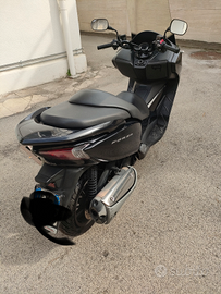 Honda Forza 300