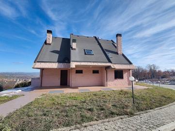 Meravigliosa villa singola in zona residenziale