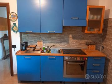 cucina completa, lavatrice