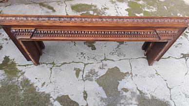 Decoro frontale per camino in legno