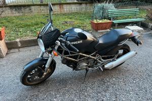 Moto Ducati Monster 620 dark i.e