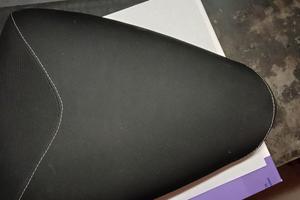 Aprilia RSV 1000 sellino passeggero 