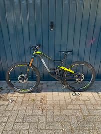 Mtb giant full suspension