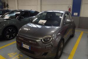 FIAT 500 La Nuova 500e - 320 Berlina