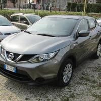 Nissan Qashqai 1.2 DIG-T Visia pochi km