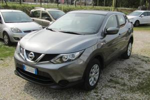 Nissan Qashqai 1.2 DIG-T Visia pochi km