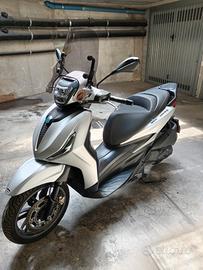 PIAGGIO Beverly 300 HPE