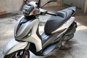 PIAGGIO Beverly 300 HPE