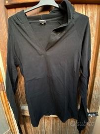 Maglia  Deha,L donna nera con cappuccio
