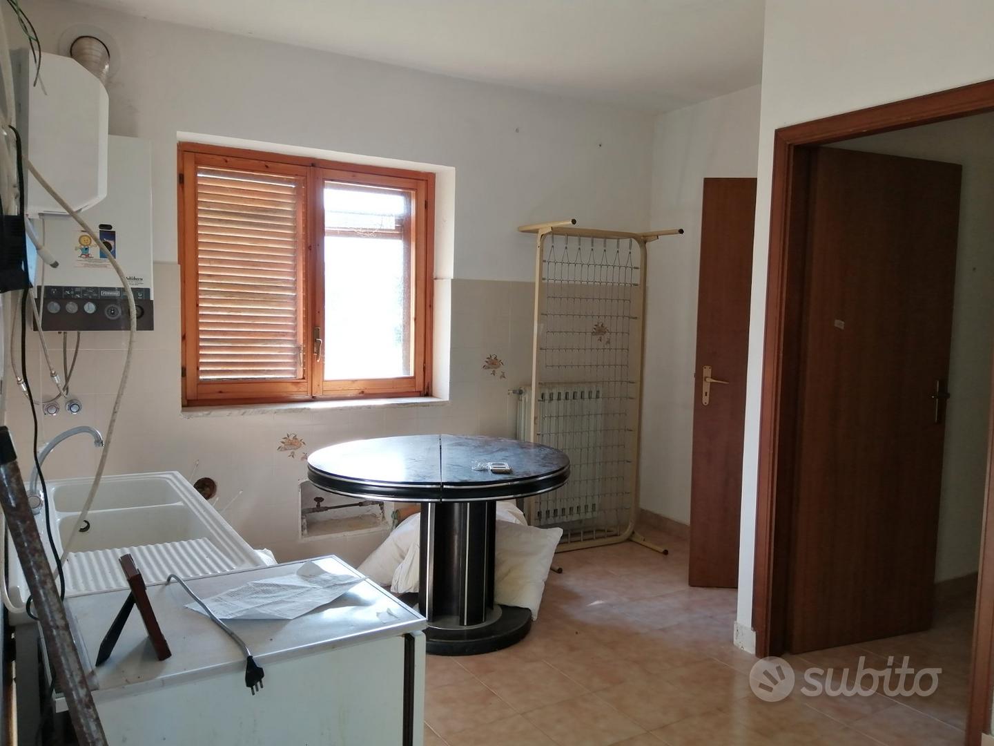 Casa all'interno di un uliveto - Vista 5