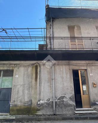 CASA INDIPENDENTE A PIEDIMONTE ETNEO