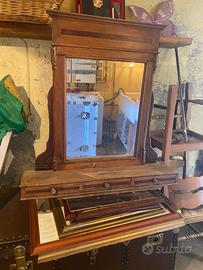 Specchio antico con cassetti