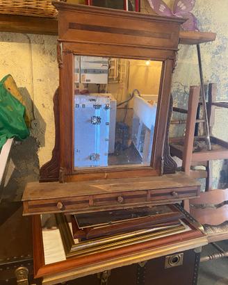 Specchio antico con cassetti
