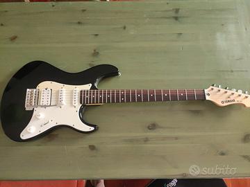 chitarra elettrica yamaha EG112