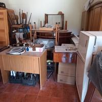MOBILI USATI ARMADI SEDIE TAVOLI SCAFFALI 
