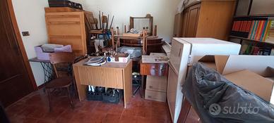 MOBILI USATI ARMADI SEDIE TAVOLI SCAFFALI 