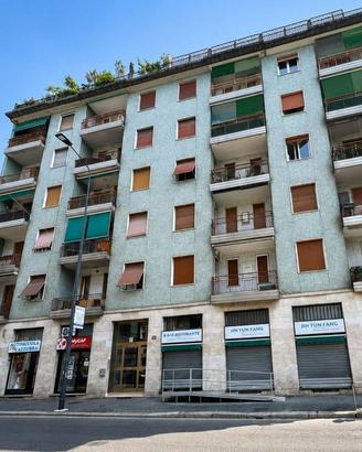 Appartamento di 90 m² con 4 locali e box auto a Mi