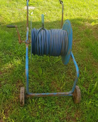 irrigazione e avvolgi tubo