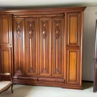 Armadio e testiera letto