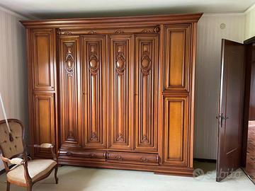 Armadio e testiera letto