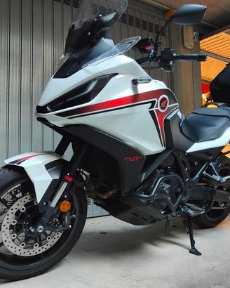 Honda NT 1100 DCT travel...accessoriata