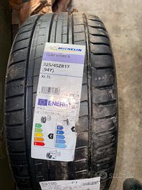Michelin Pilot Sport 5 misura 225/45 ZR17 94Y XL