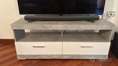 Mobile tv effetto cemento e bianco lucido