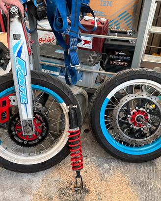 Fantic 125 anno 2019 pezzi di ricambio