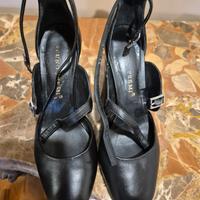 scarpa in pelle nera