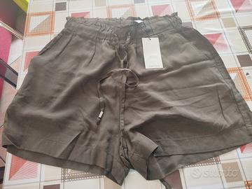 pantaloncini corti 