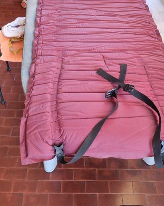 materassino gonfiabile da campeggio