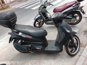 scooter 150 Peugeot 