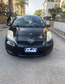 Toyota yaris 1.0 benzina