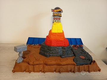 Pista Hot Wheels Monster Trucks Arena Vulcano