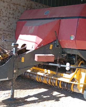 pressa New Holland BB960