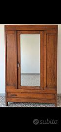 Armadio vintage in legno con specchio