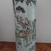 Antico vaso cinese dipinto a mano